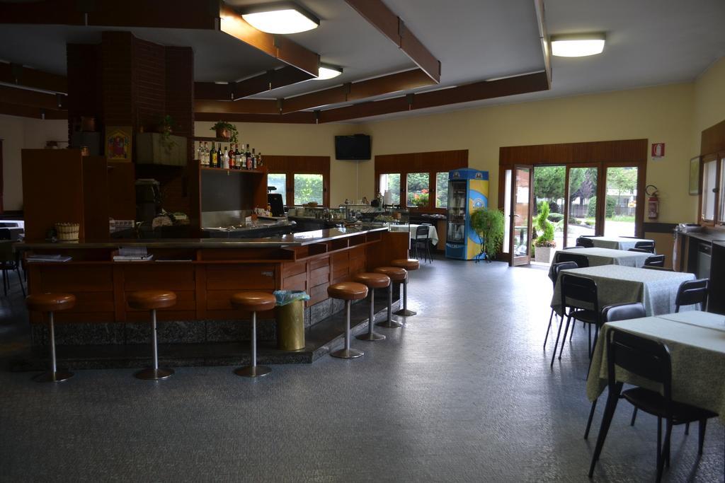 Hotel Aurora Colico Kültér fotó