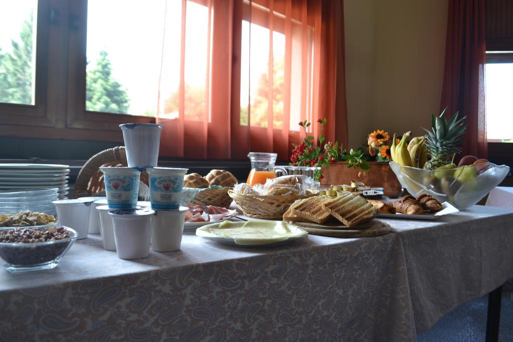 Hotel Aurora Colico Kültér fotó