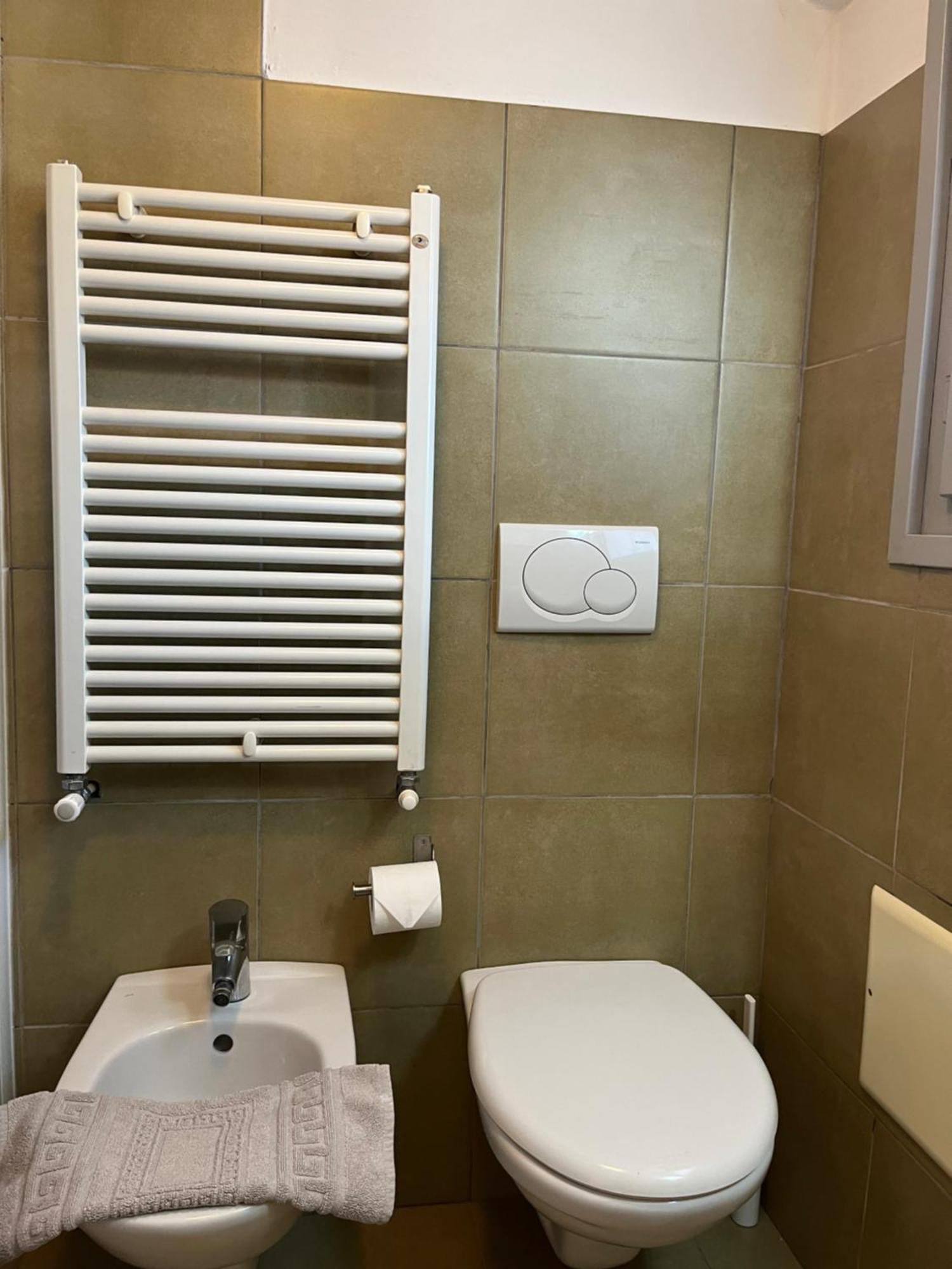 Hotel Aurora Colico Kültér fotó