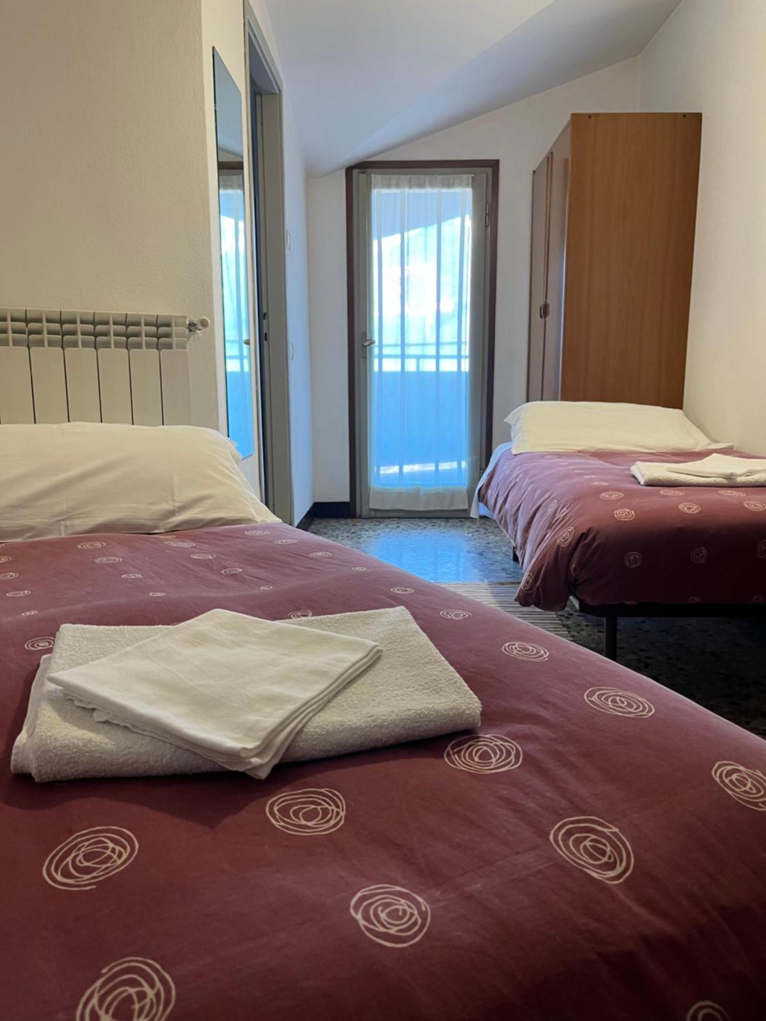 Hotel Aurora Colico Kültér fotó